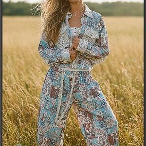 POL Women’s Blue Paisley Balloon Jogger Pant NWT